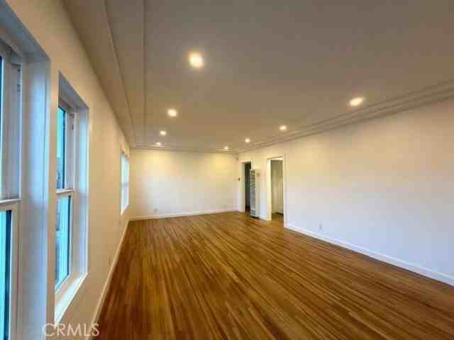 1946 S Bronson Ave - Photo 5 of 10