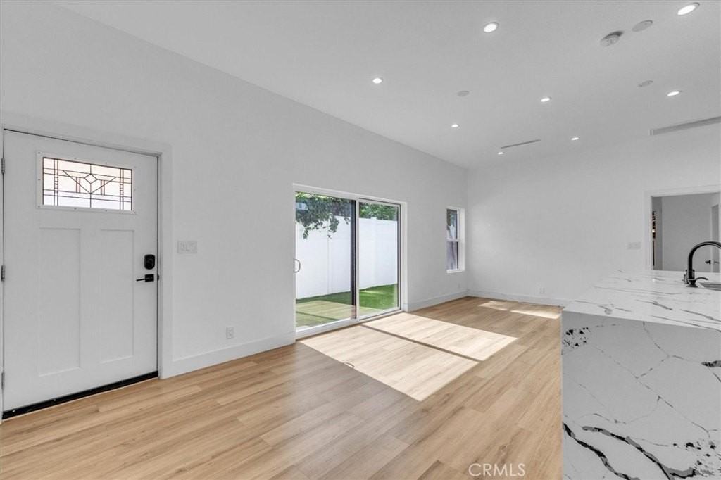 22716 Schoolcraft St - Photo 2 of 26