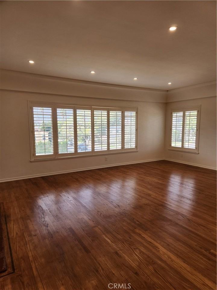 10504 Dunleer Dr - Photo 4 of 14