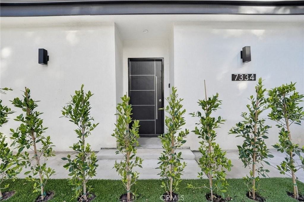 7334 Owensmouth Ave - Photo 2 of 27