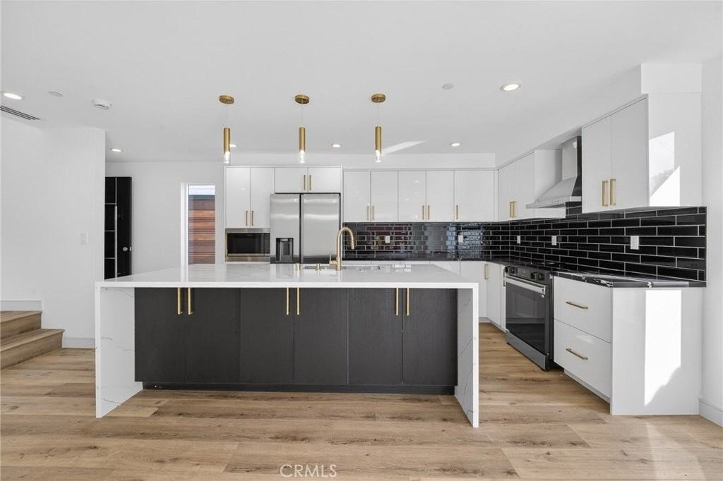 7332 Owensmouth Ave - Photo 6 of 43