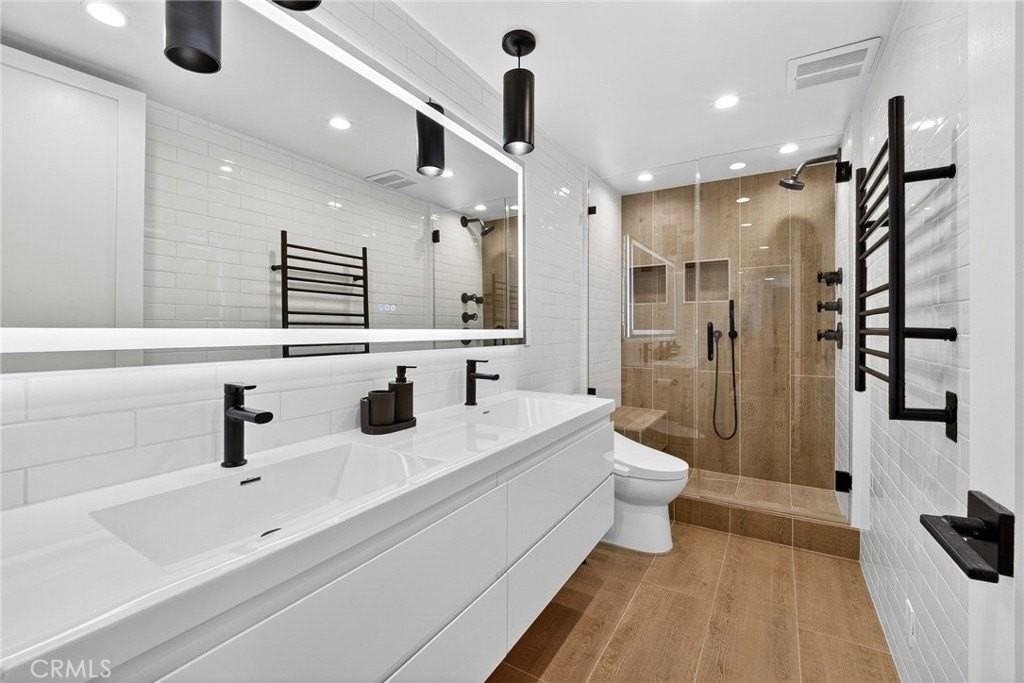 10433 Wilshire Blvd #202 - Photo 3 of 42