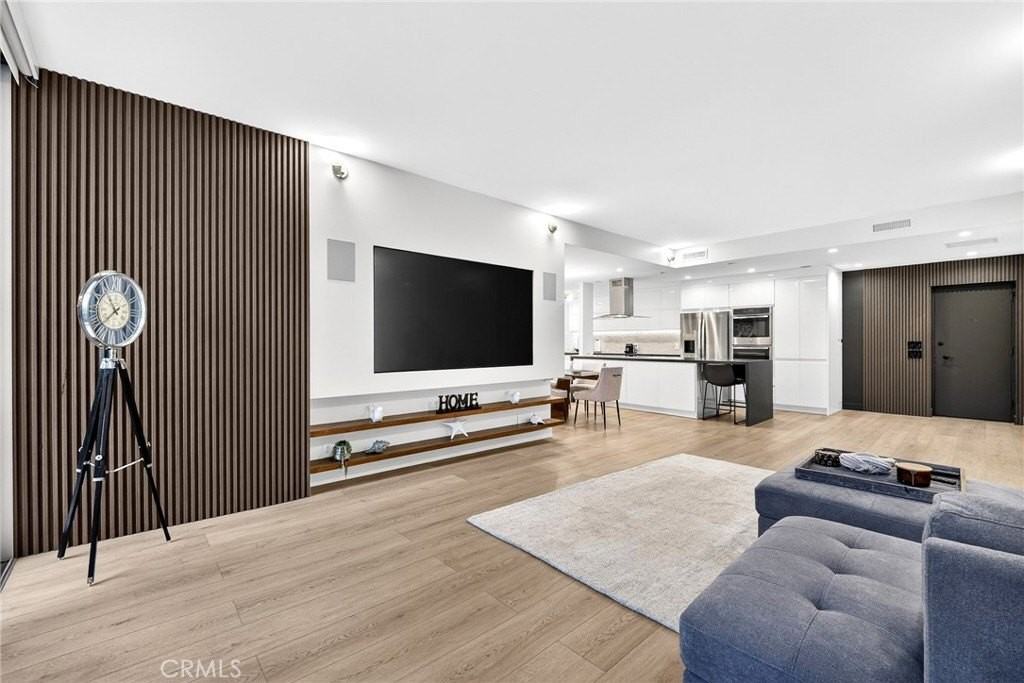 10433 Wilshire Blvd #202 - Photo 7 of 42