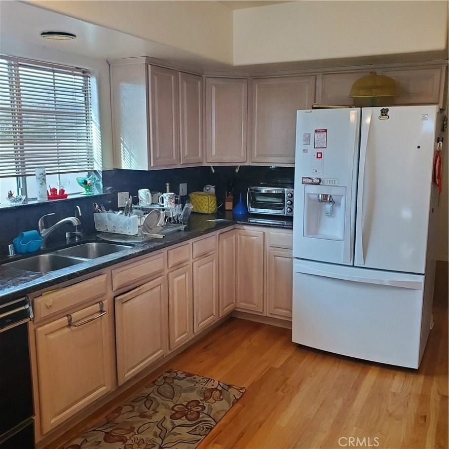 12944 Woodbridge St - Photo 6 of 24