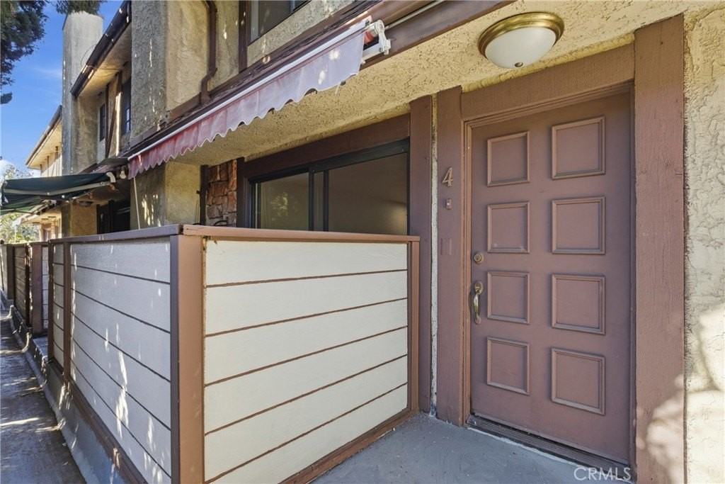 1348 N Orange Dr #4 - Photo 3 of 23