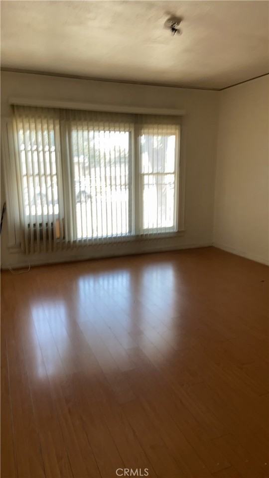 1633 W Commonwealth Ave - Photo 4 of 7