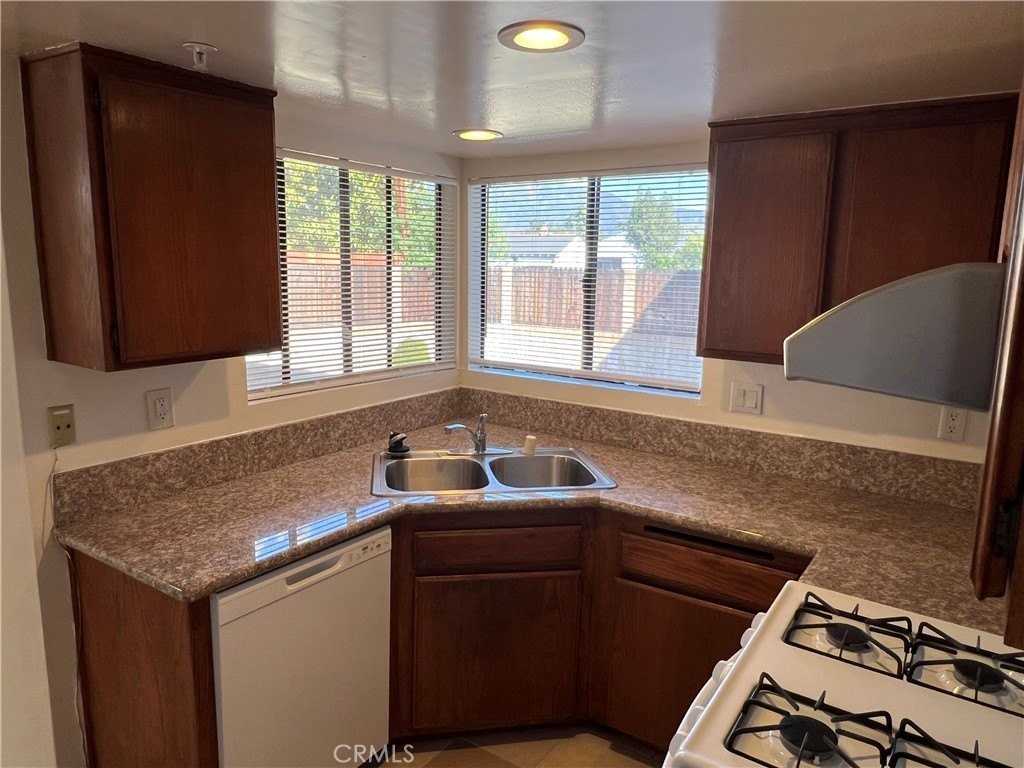 711 W Duarte Rd #F - Photo 6 of 15