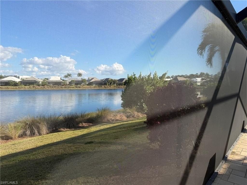 5046 Martinique Dr - Photo 5 of 22