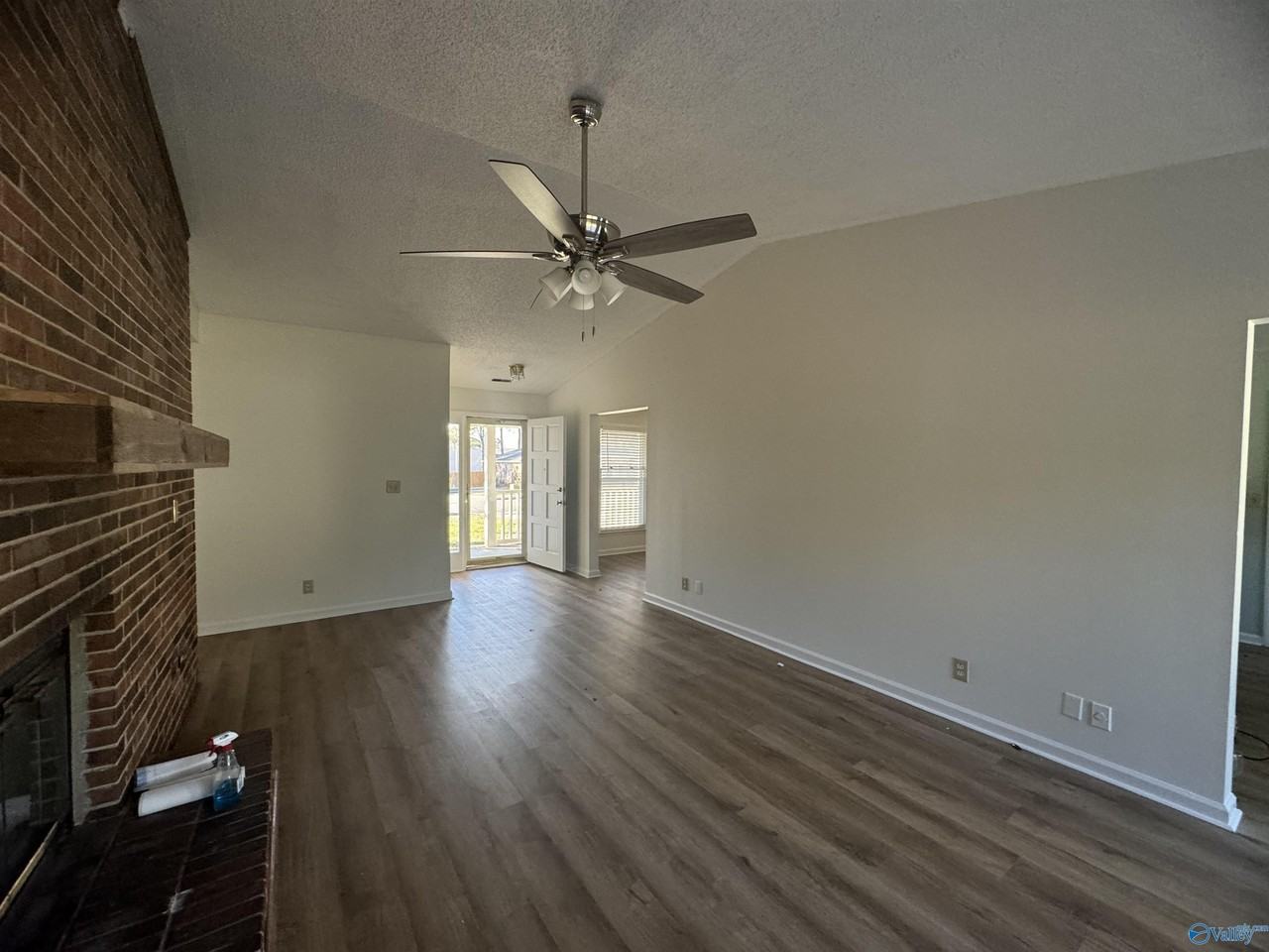 8455 Hogan Dr Se - Photo 5 of 21