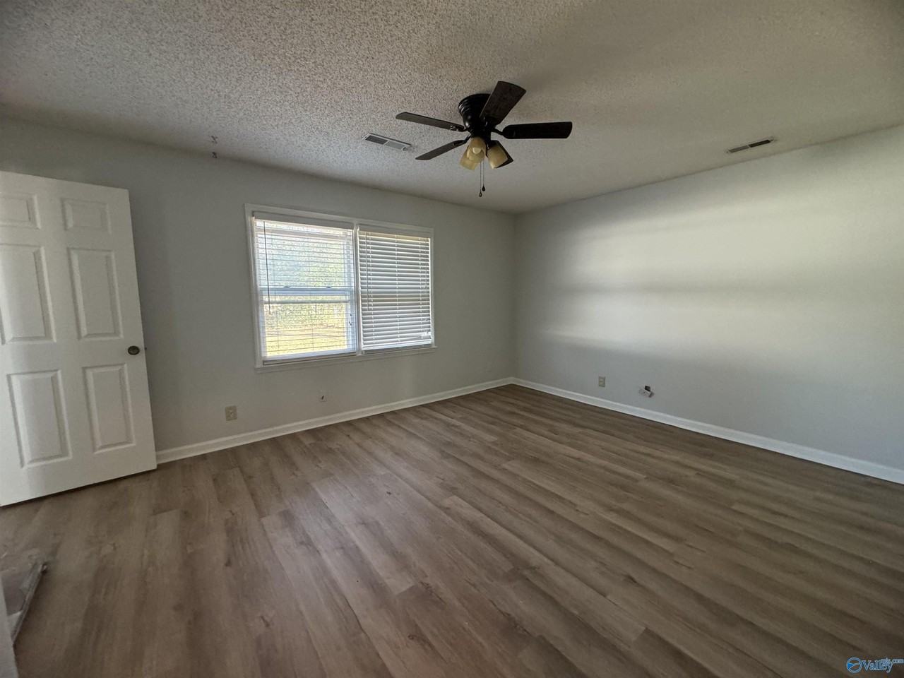 8455 Hogan Dr Se - Photo 6 of 21