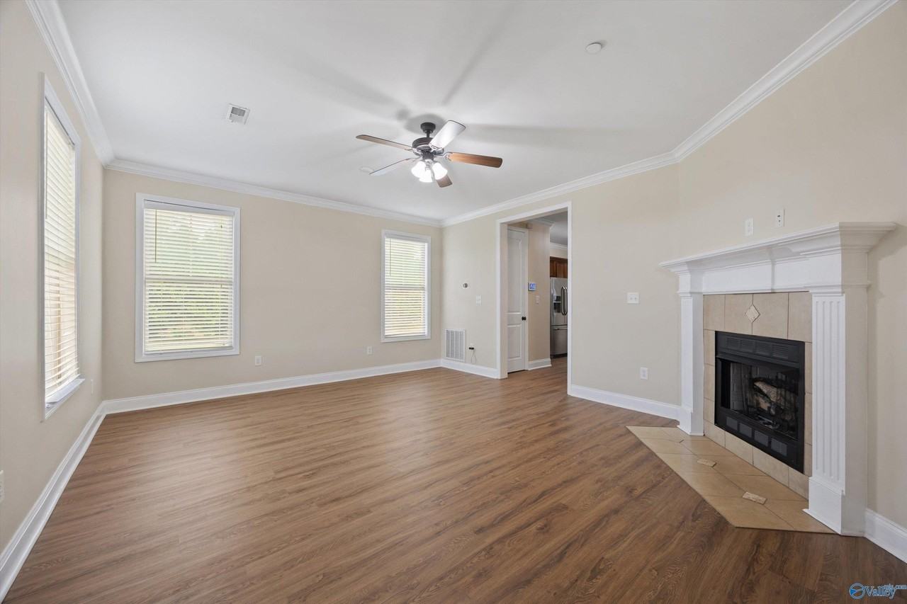 120 Park Square Ln - Photo 5 of 26