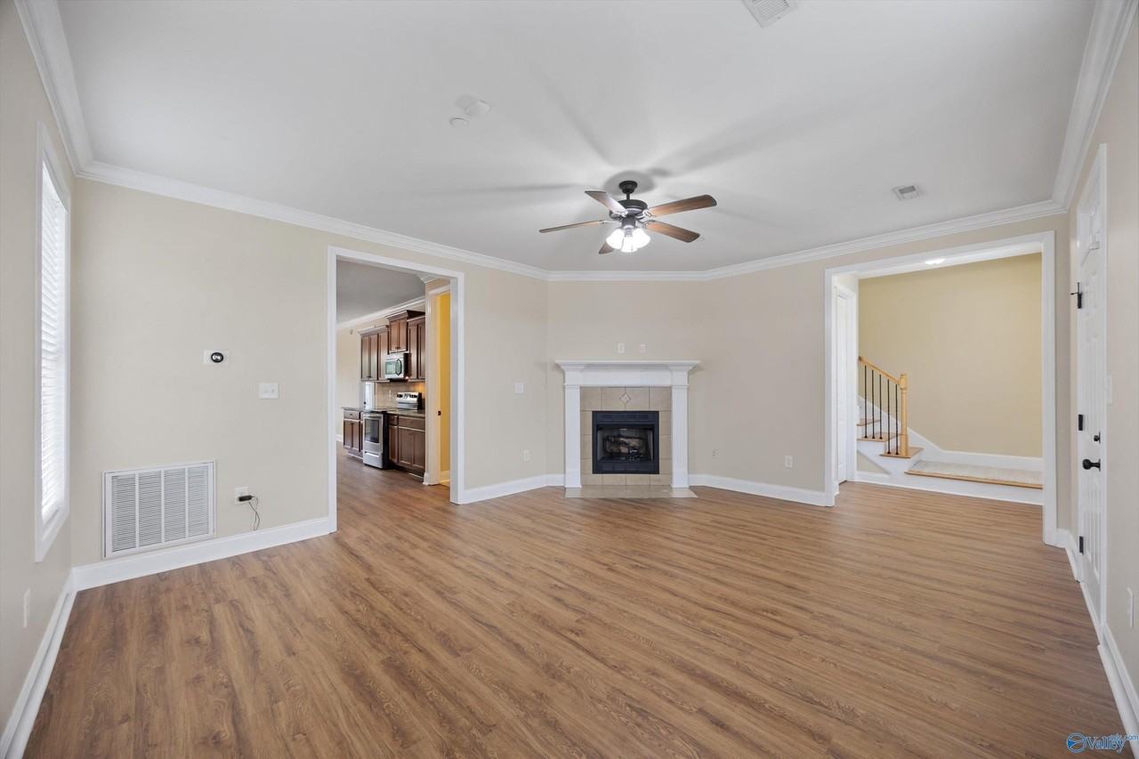 120 Park Square Ln - Photo 7 of 26