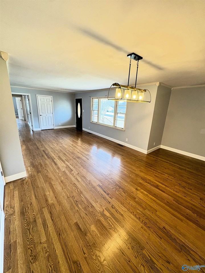 2117 Mythewood Dr Sw - Photo 2 of 20