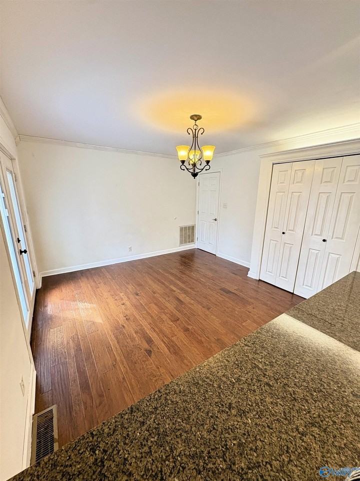 2117 Mythewood Dr Sw - Photo 6 of 20