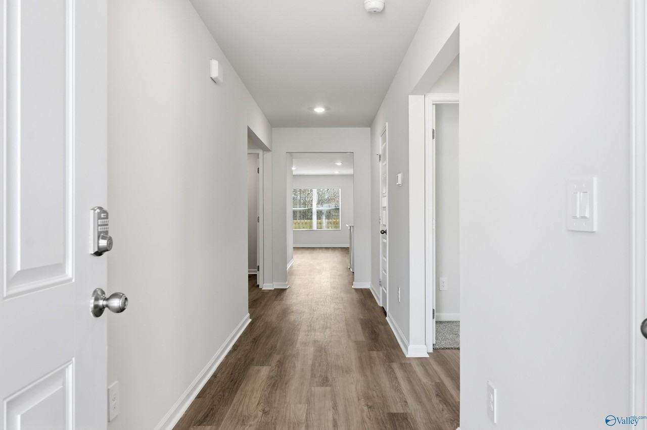 9943 Sequoyah Cove Dr Se - Photo 5 of 40