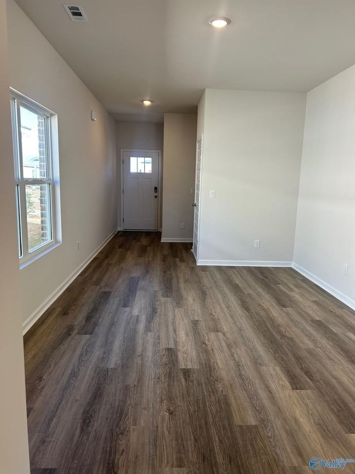 3405 Cool Springs Avenue SW - Photo 3 of 16