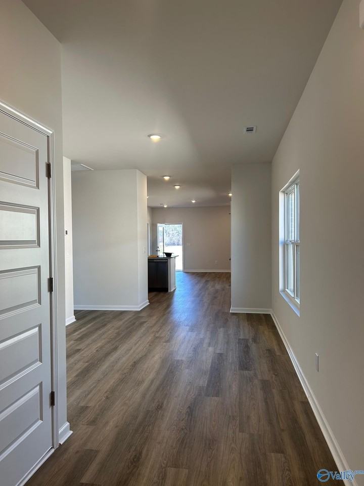 3405 Cool Springs Avenue SW - Photo 6 of 16