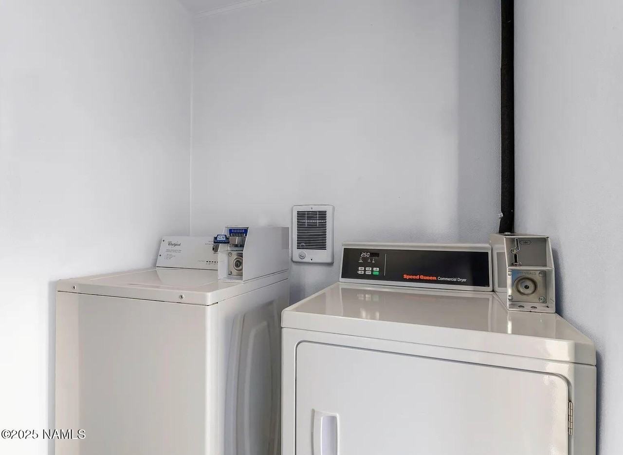 2540 E Lucky Ln - Photo 6 of 9