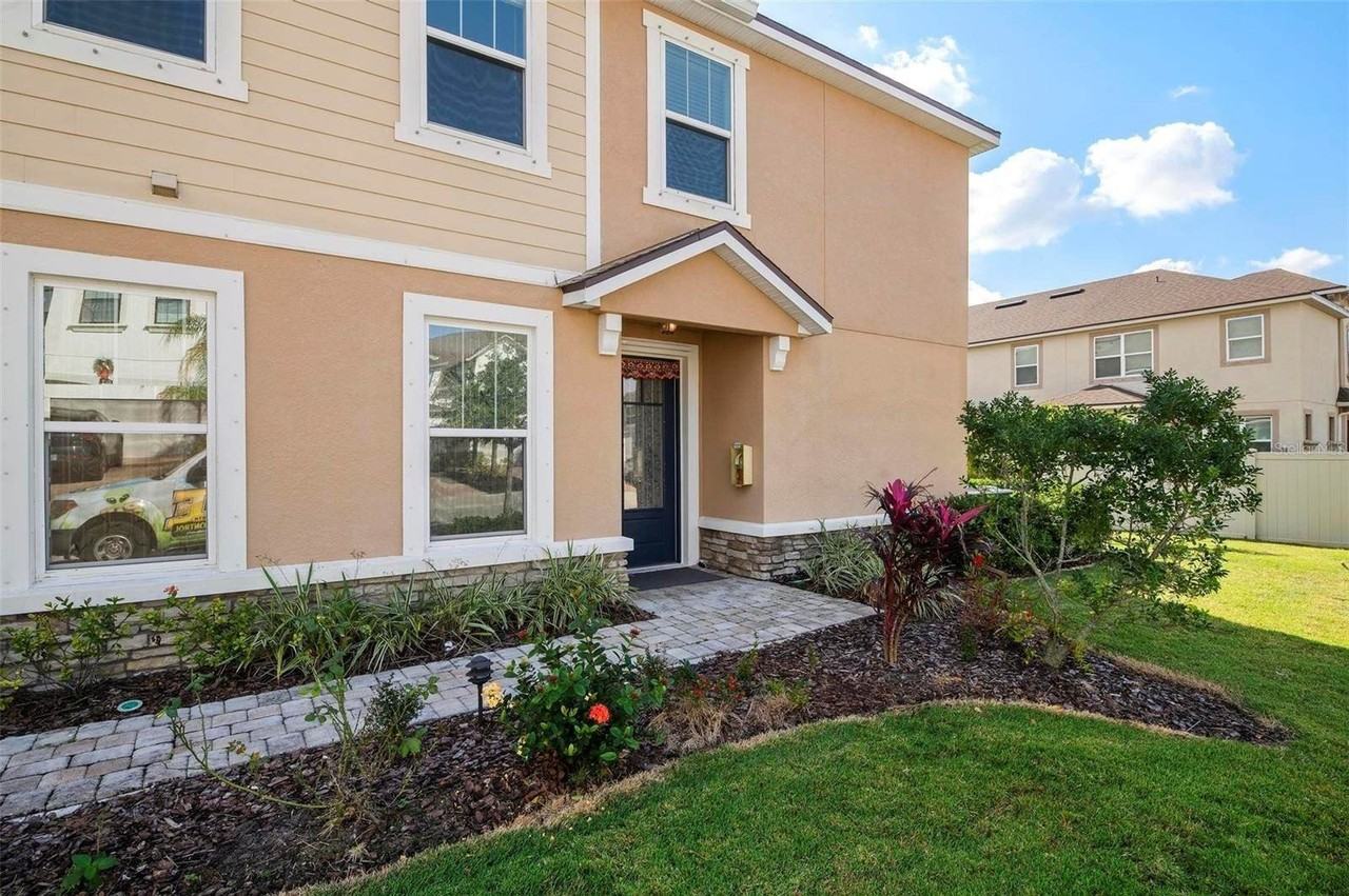 5004 Skyview Ln - Photo 2 of 35