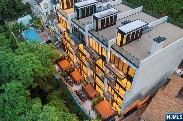 8822 Churchill Rd - Photo 6 of 50