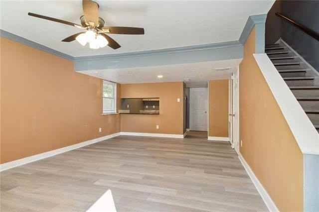 633/635 FARMINGTON Place - Photo 2 of 11