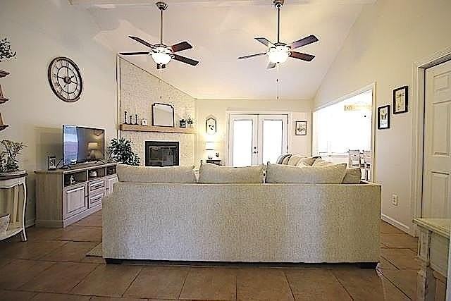 125 9th St - Photo 3 of 24