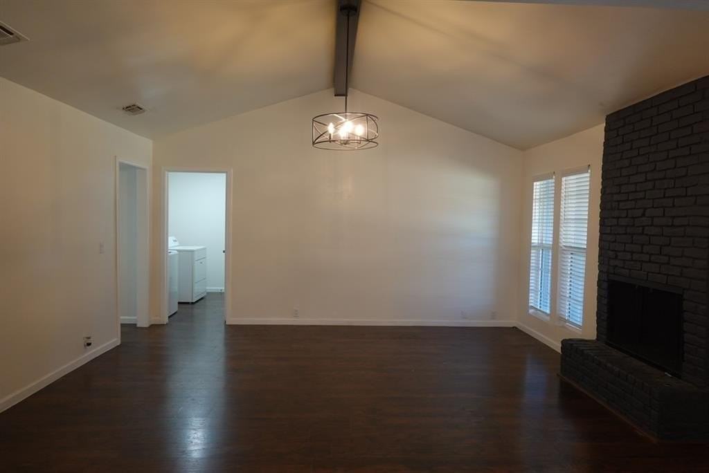 1831 Kensington Dr - Photo 3 of 16