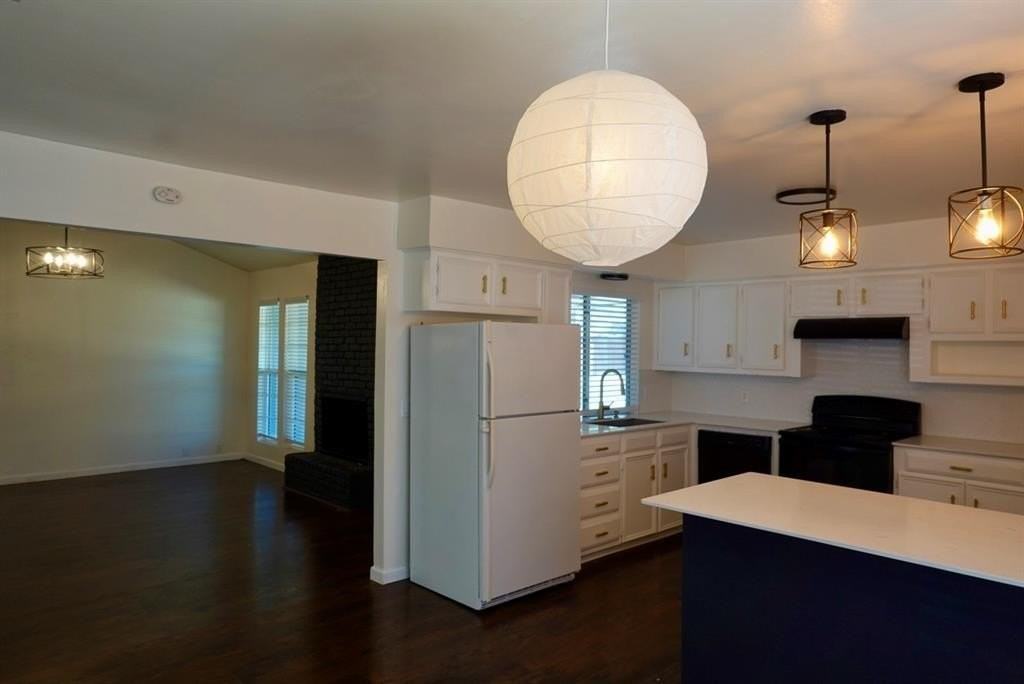 1831 Kensington Dr - Photo 4 of 16