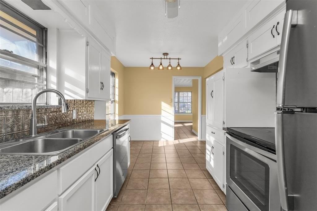 2608 Meandering Way - Photo 6 of 35