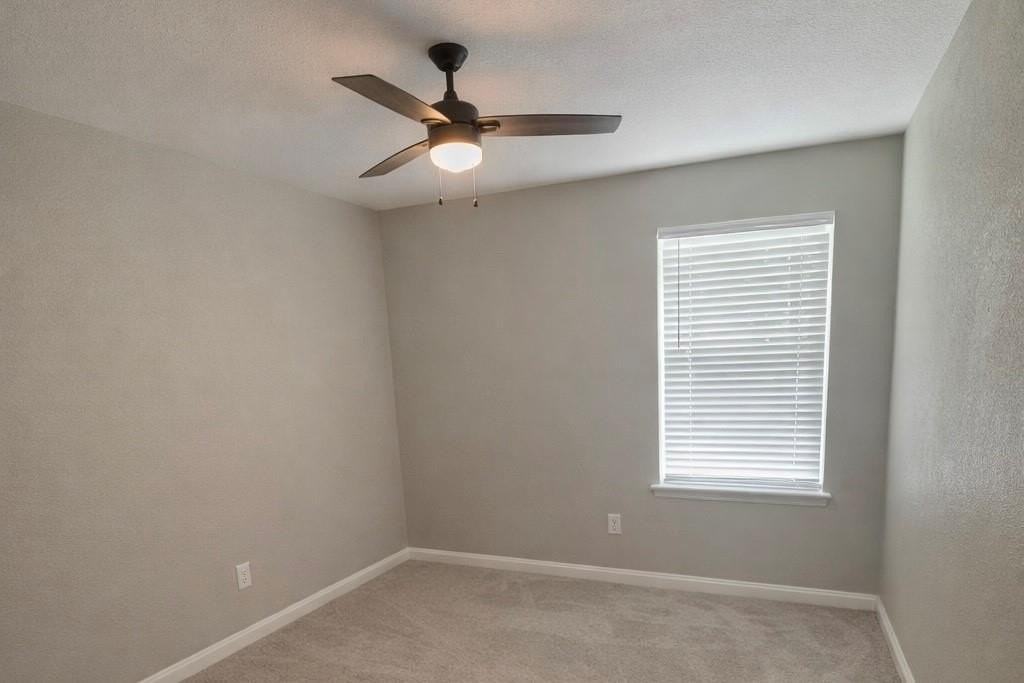 5015 Royal Springs Dr - Photo 5 of 7