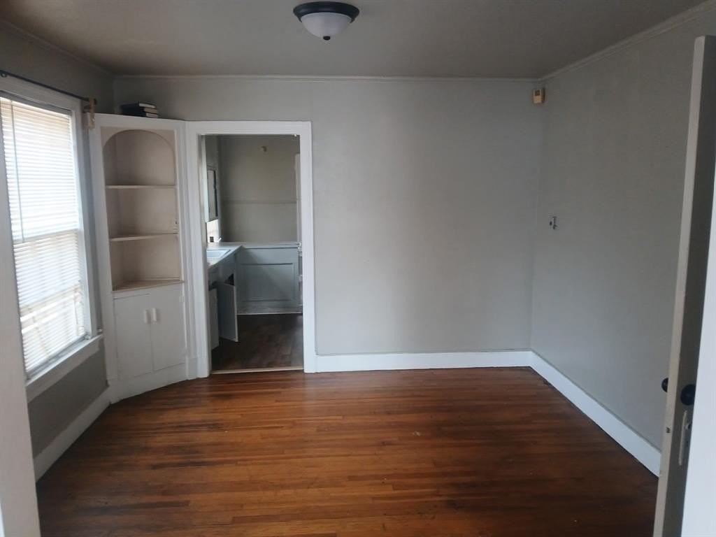 144 Merrick St - Photo 4 of 15