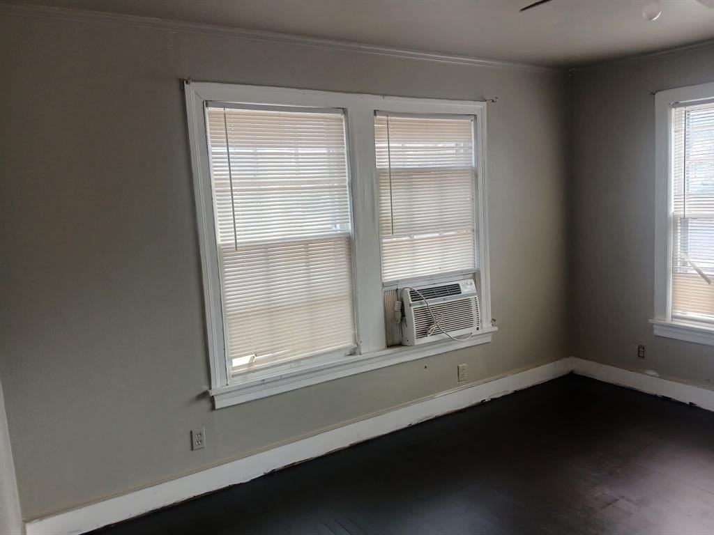 144 Merrick St - Photo 7 of 15