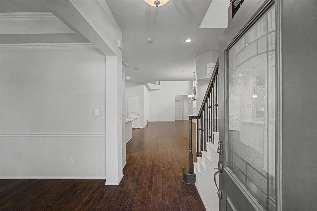 228 Buckingham Ave - Photo 4 of 31