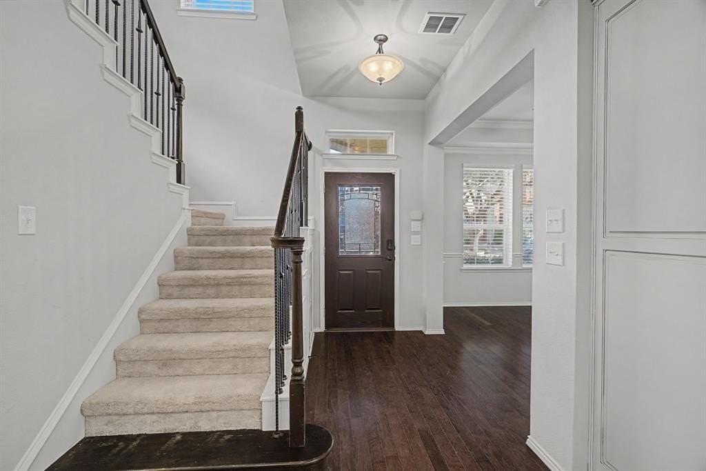 228 Buckingham Ave - Photo 5 of 31