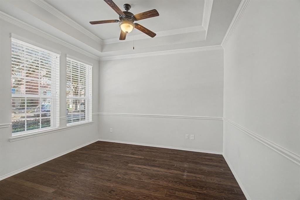 228 Buckingham Ave - Photo 6 of 31