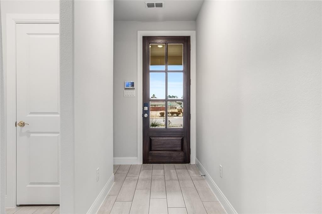 101 Gardenia Dr - Photo 3 of 36