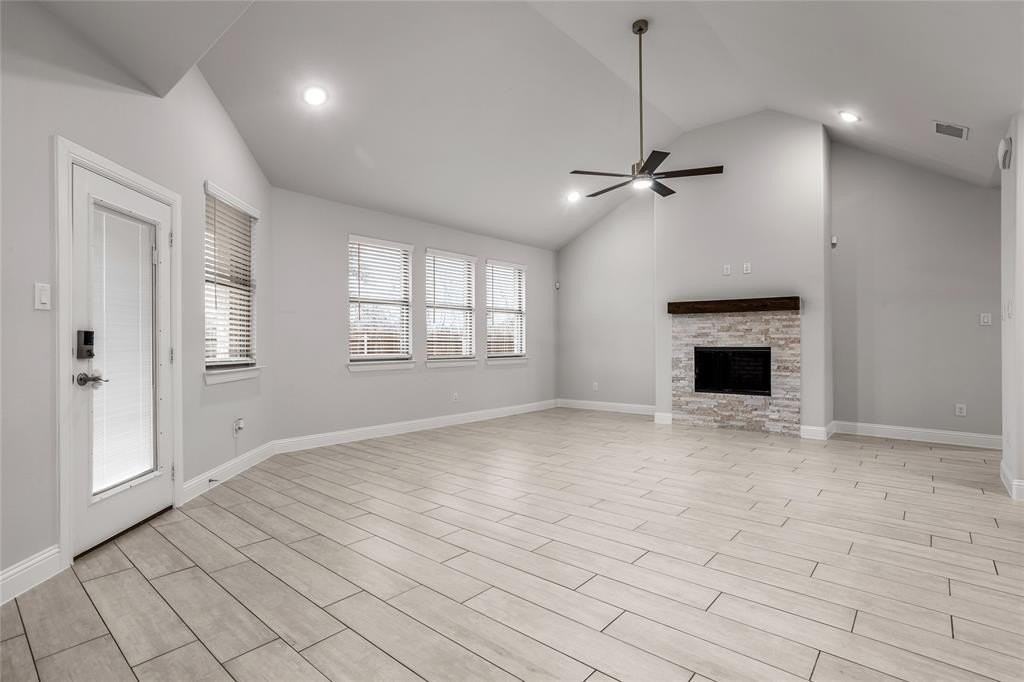 101 Gardenia Dr - Photo 6 of 36