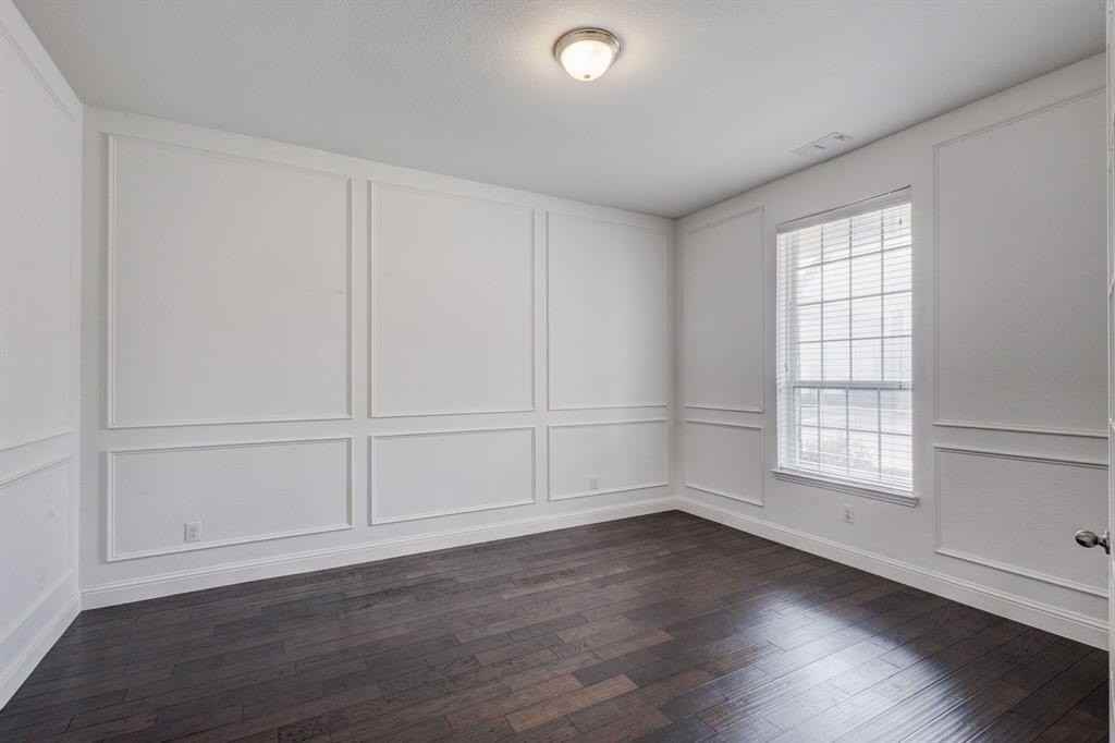 6013 Mickelson Way - Photo 3 of 23