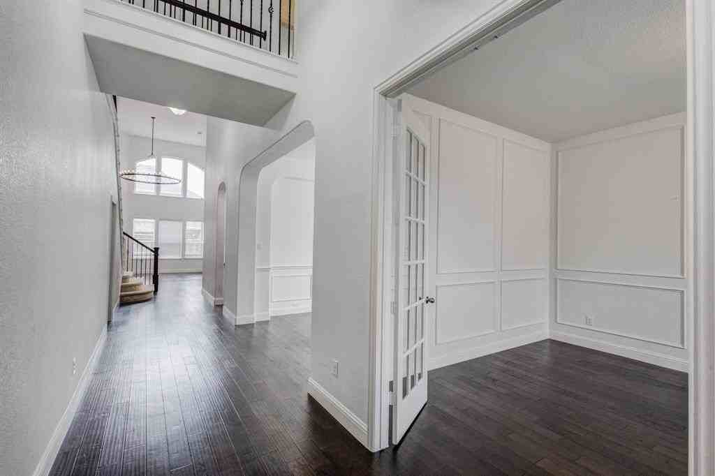 6013 Mickelson Way - Photo 4 of 23