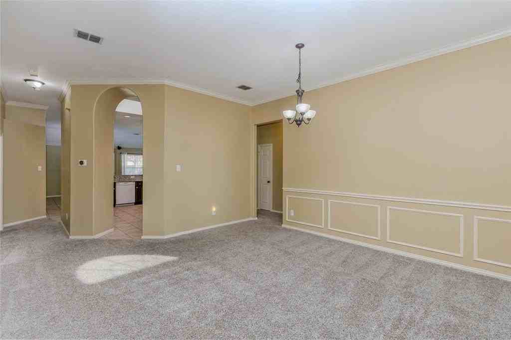 3811 Rose Ct - Photo 4 of 29