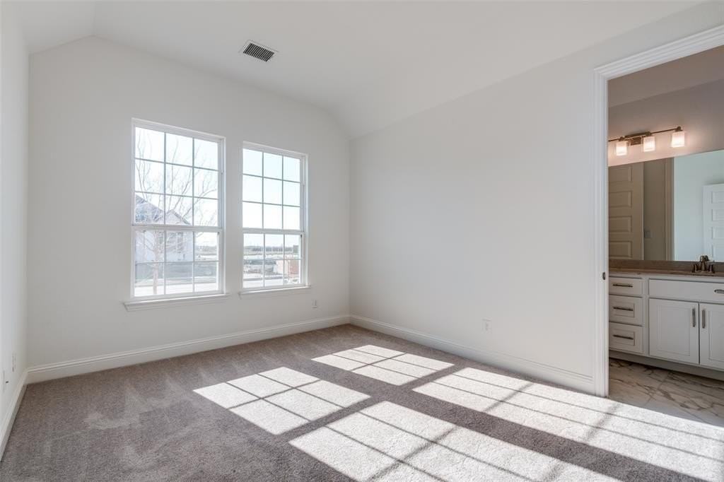 2537 Blackpool Ct - Photo 7 of 12