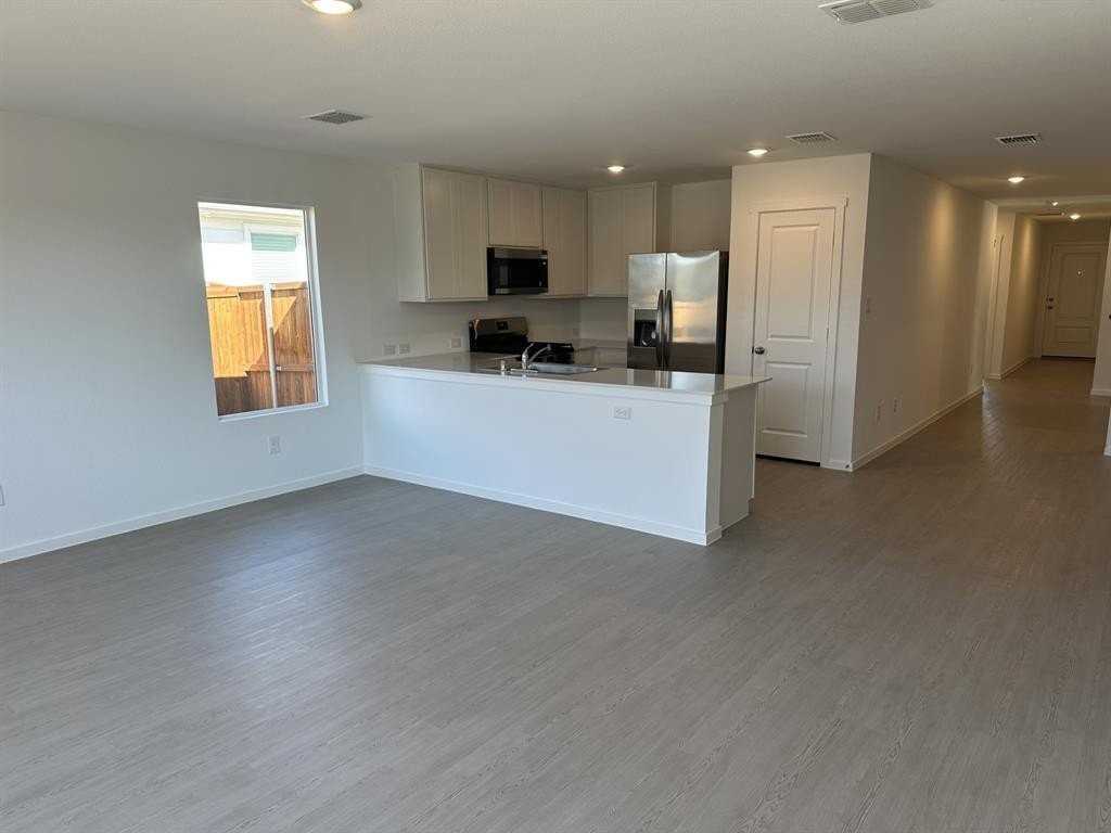 1853 Ventasso Blvd - Photo 7 of 34