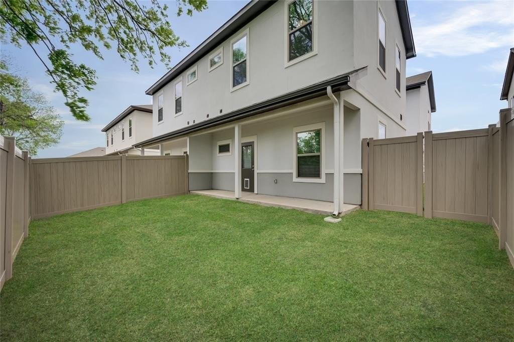 8604 Chateau Ave - Photo 2 of 22