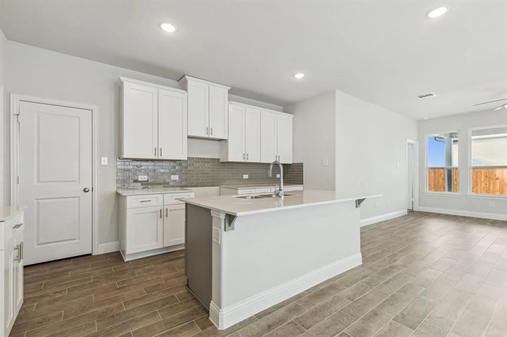 505 Lana Dr - Photo 4 of 17