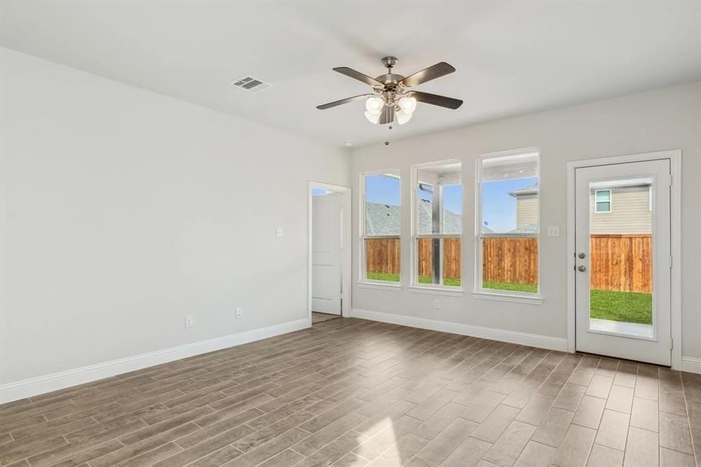 505 Lana Dr - Photo 5 of 17