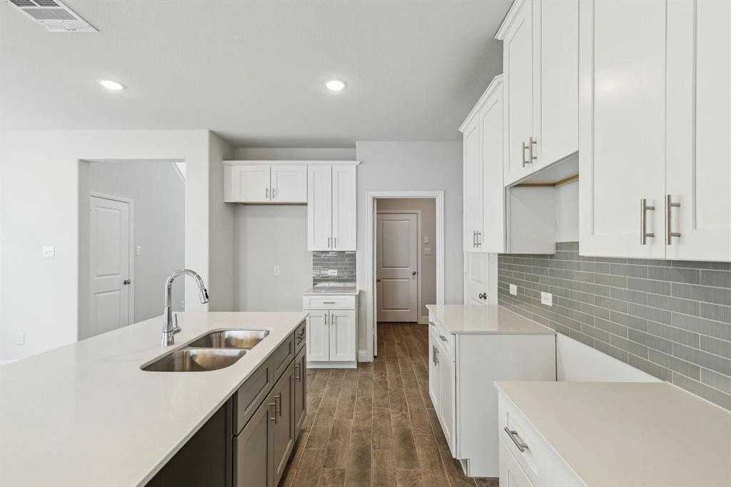 505 Lana Dr - Photo 6 of 17