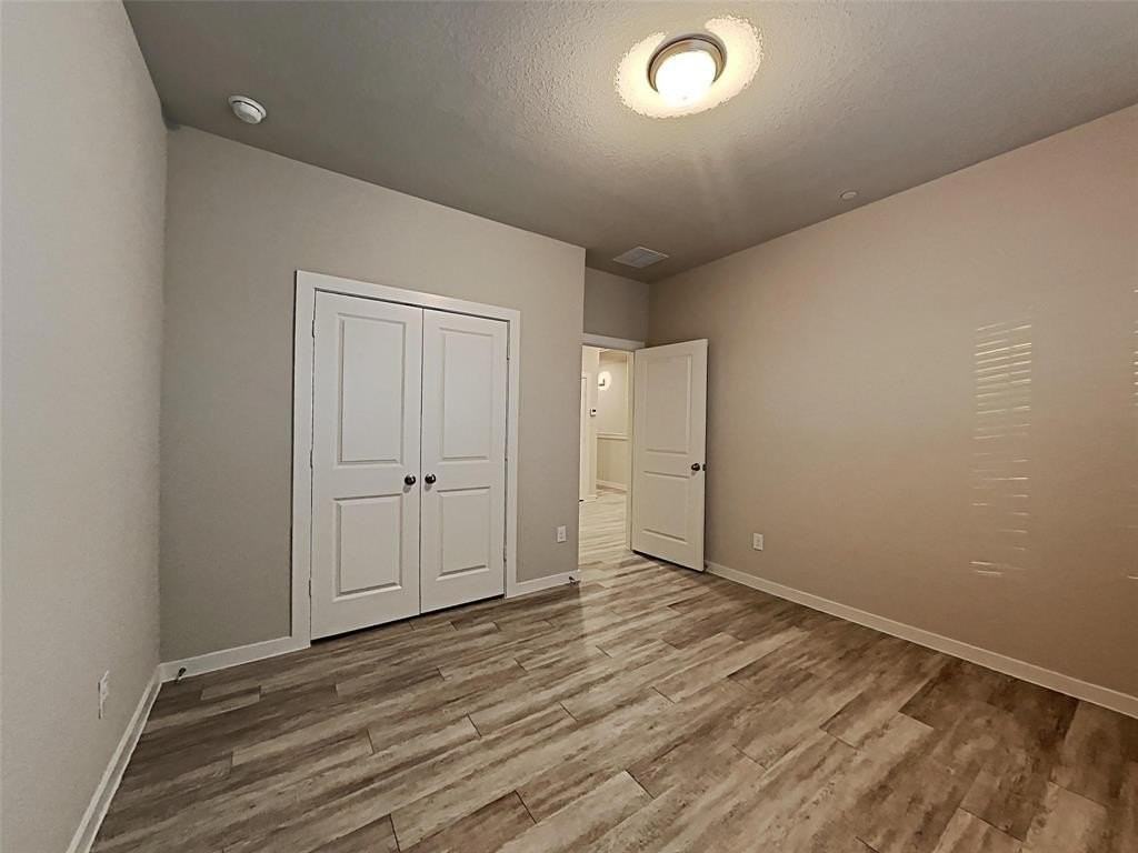 1312 Creekbank Dr - Photo 6 of 8