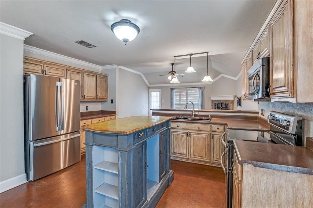 4418 Shady Elm Dr - Photo 4 of 12