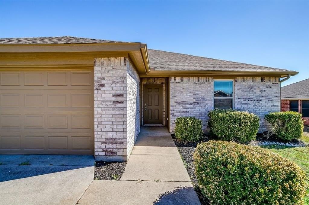 2417 Buffalo Run - Photo 2 of 20