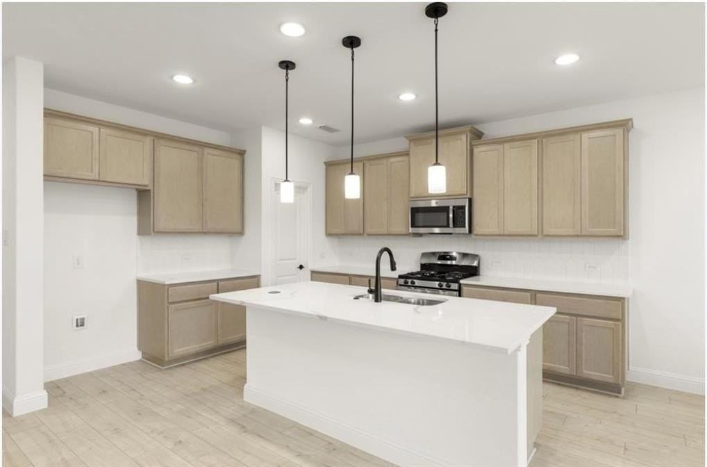 2902 Hanscom St - Photo 7 of 28